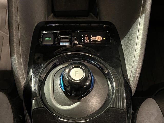 2021 NISSAN LEAF - 25
