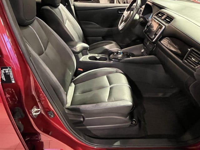 2021 NISSAN LEAF - 17