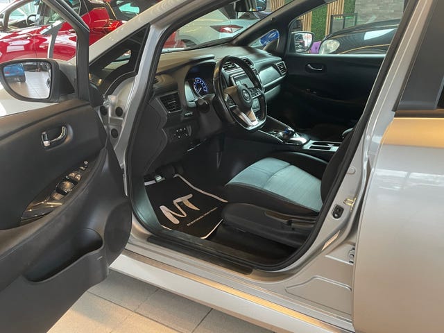 2019 NISSAN LEAF - 10