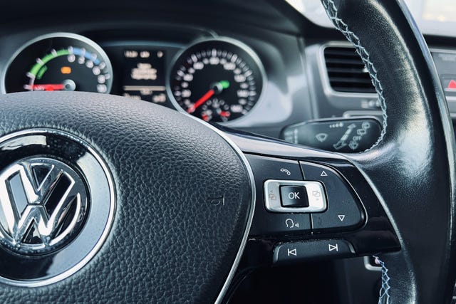 2015 VOLKSWAGEN GOLF - 26