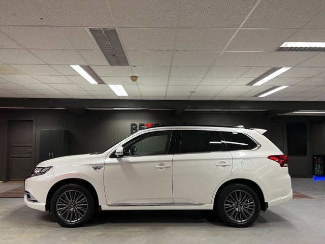 JMBXDGG3WLZ000623 2020 MITSUBISHI OUTLANDER-1
