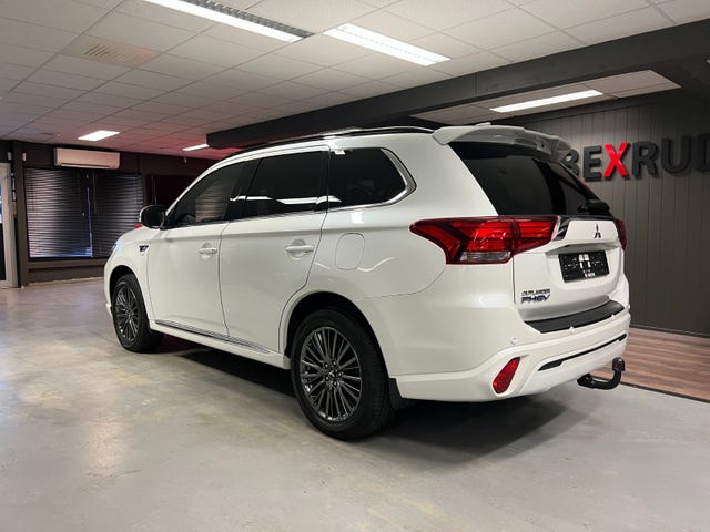 JMBXDGG3WLZ000623 2020 MITSUBISHI OUTLANDER-2