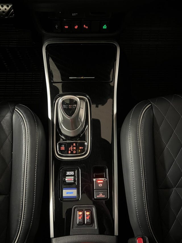 2020 MITSUBISHI OUTLANDER - 26