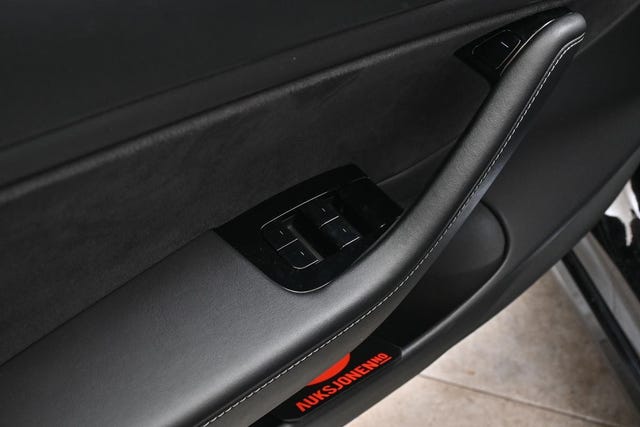 2019 TESLA MODEL 3 - 8