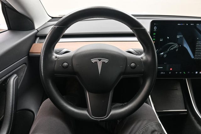 2019 TESLA MODEL 3 - 28