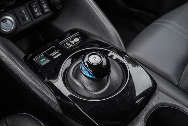 2021 NISSAN LEAF - 12