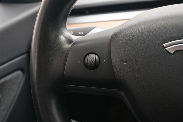 2019 TESLA MODEL 3 - 29