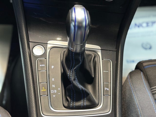 2015 VOLKSWAGEN GOLF - 25