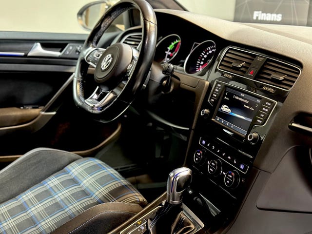 2015 VOLKSWAGEN GOLF - 14