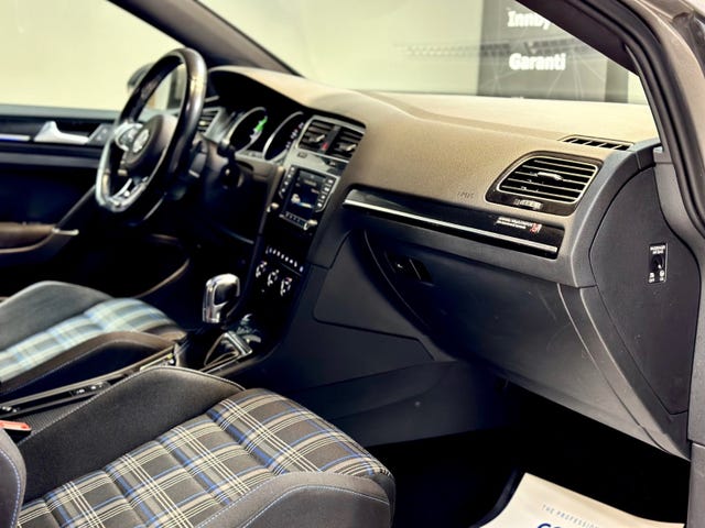 2015 VOLKSWAGEN GOLF - 15