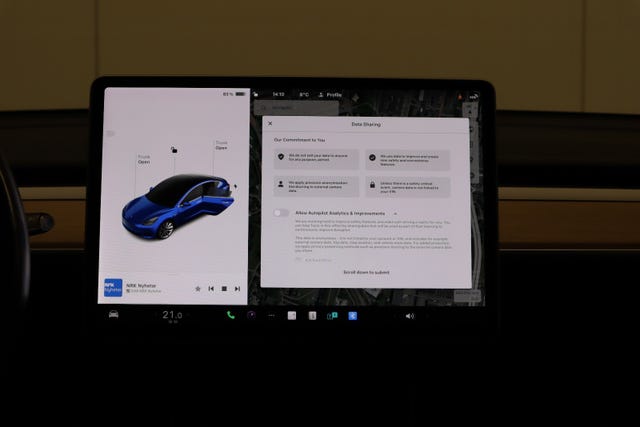 2019 TESLA MODEL 3 - 25