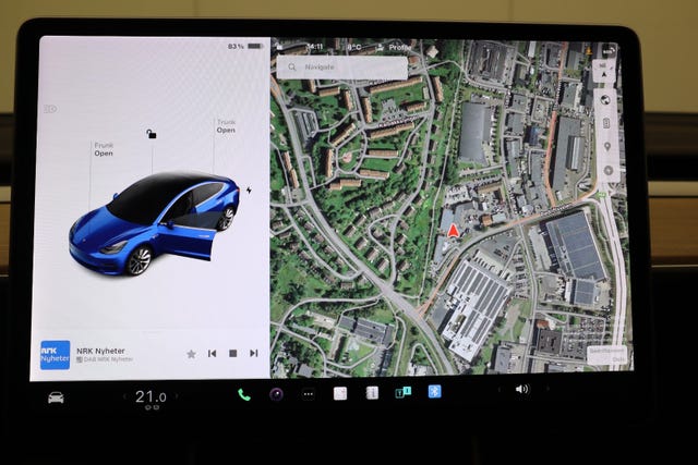 2019 TESLA MODEL 3 - 28