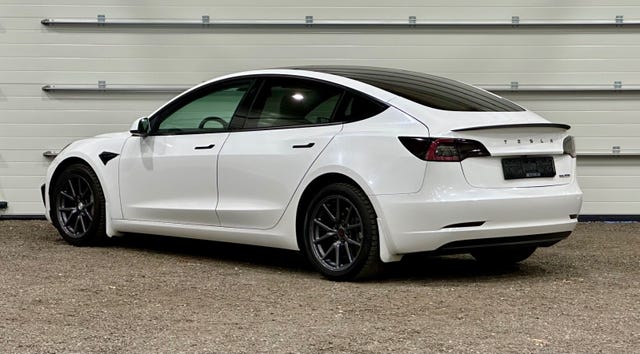5YJ3E7EB6MF834539 2021 TESLA MODEL 3-4