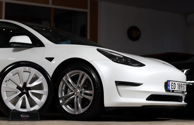 2021 TESLA MODEL 3 - 15
