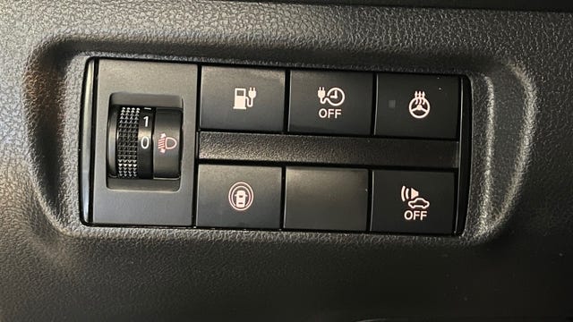 2021 NISSAN LEAF - 25
