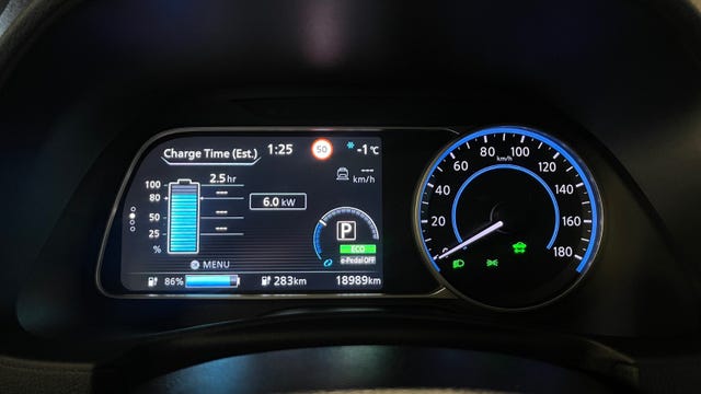 2021 NISSAN LEAF - 9