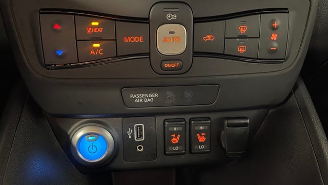 2021 NISSAN LEAF - 17