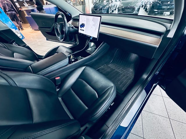 2019 TESLA MODEL 3 - 24