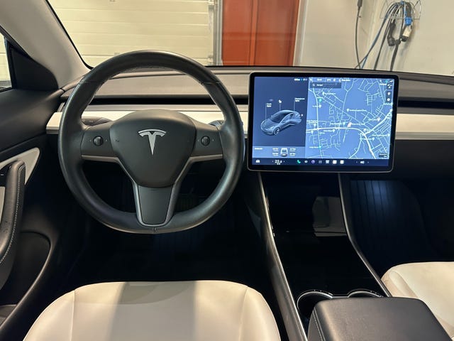 2019 TESLA MODEL 3 - 8