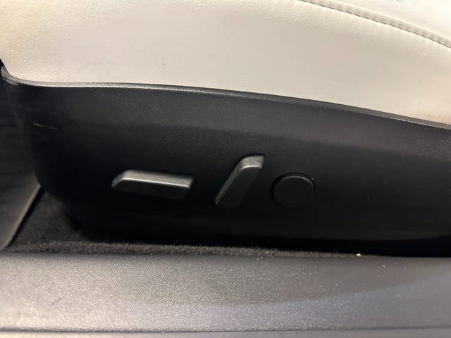 2019 TESLA MODEL 3 - 26