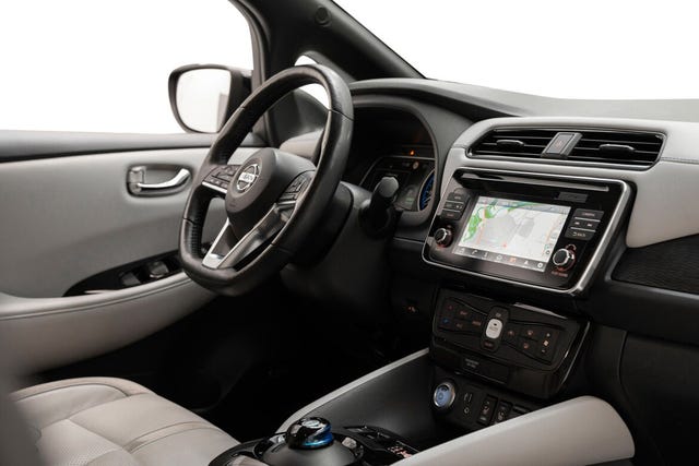2019 NISSAN LEAF - 26