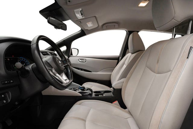 2019 NISSAN LEAF - 11