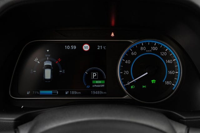 2019 NISSAN LEAF - 19