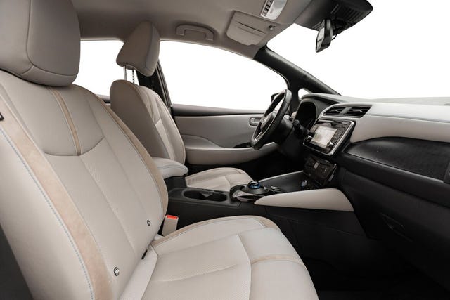 2019 NISSAN LEAF - 25