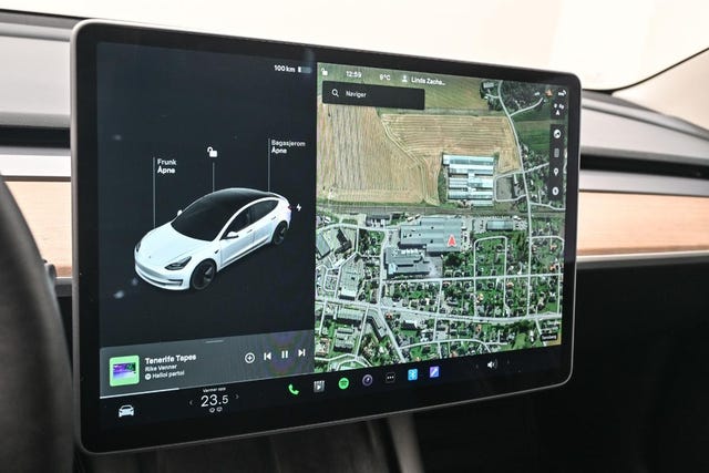 2021 TESLA MODEL 3 - 24
