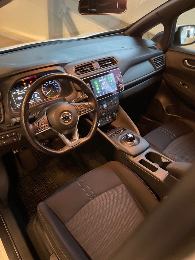 2021 NISSAN LEAF - 10