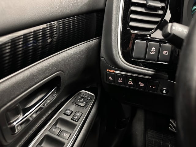 2020 MITSUBISHI OUTLANDER - 13