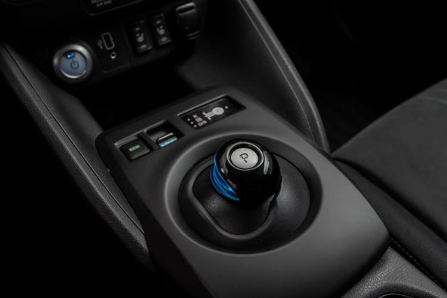 2021 NISSAN LEAF - 11