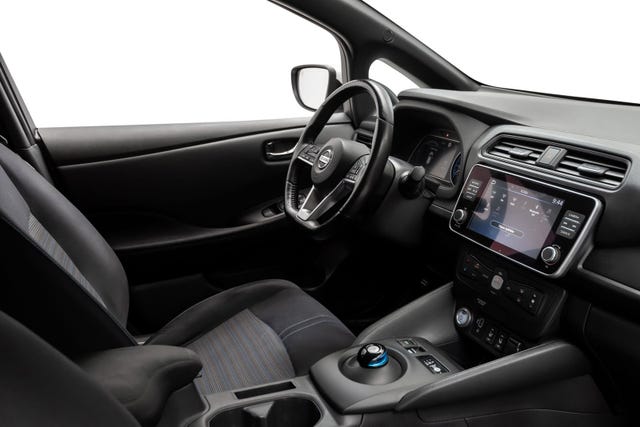 2021 NISSAN LEAF - 25