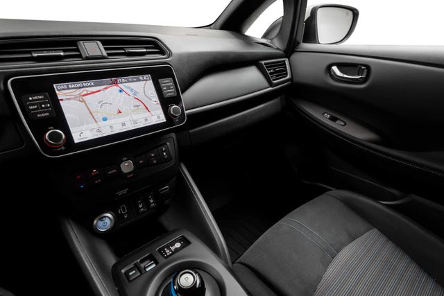 2021 NISSAN LEAF - 17
