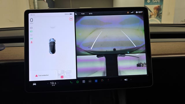 2021 TESLA MODEL 3 - 26