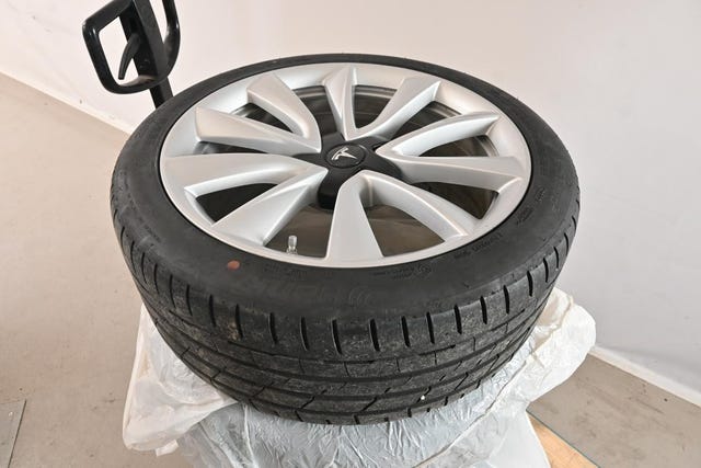 2019 TESLA MODEL 3 - 26