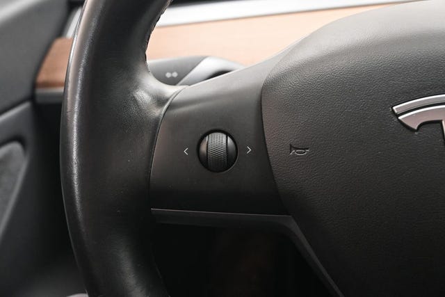 2019 TESLA MODEL 3 - 29