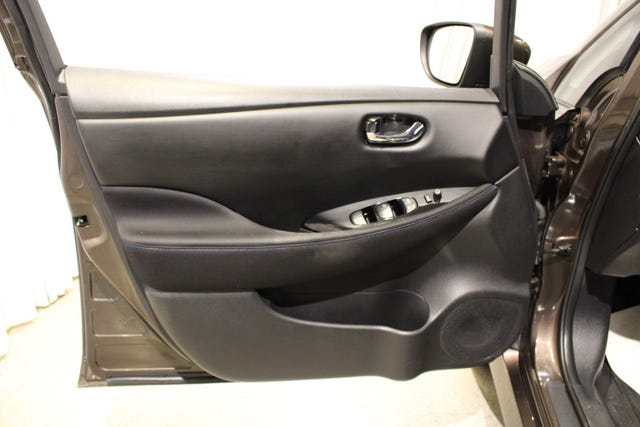 2021 NISSAN LEAF - 11