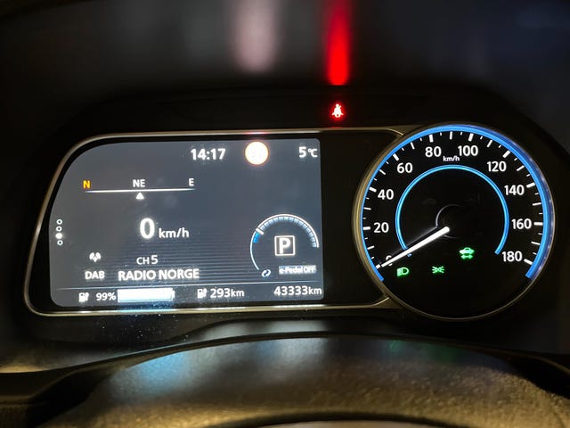 2021 NISSAN LEAF - 12