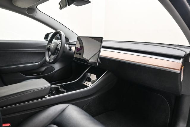 2019 TESLA MODEL 3 - 19