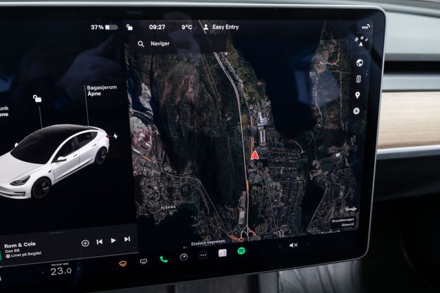 2021 TESLA MODEL 3 - 26