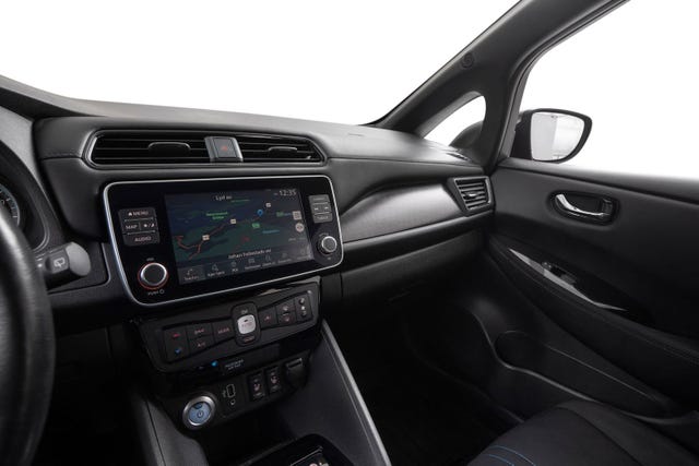 2021 NISSAN LEAF - 10