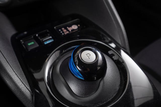 2021 NISSAN LEAF - 11