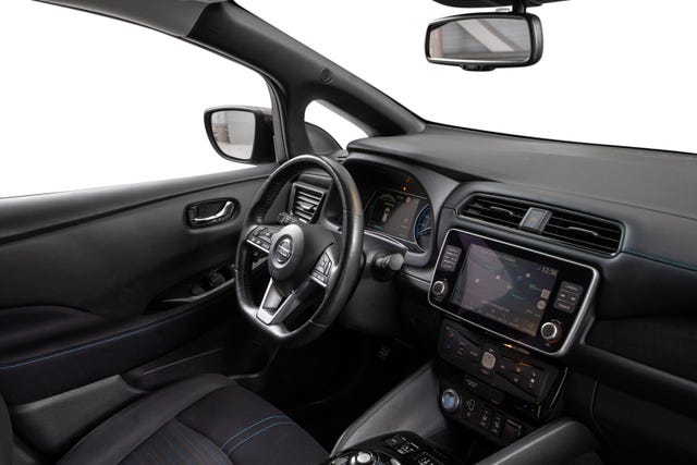 2021 NISSAN LEAF - 21