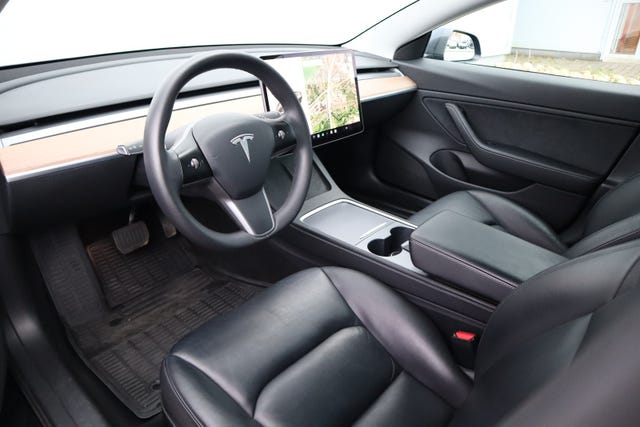 5YJ3E7EB7MF890196 2021 TESLA MODEL 3-4