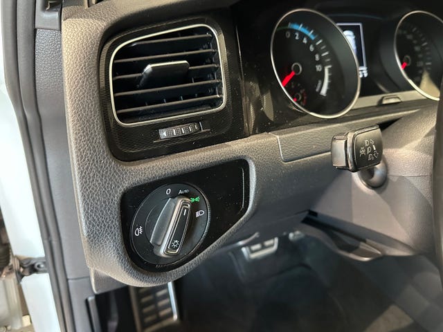 2015 VOLKSWAGEN GOLF - 25