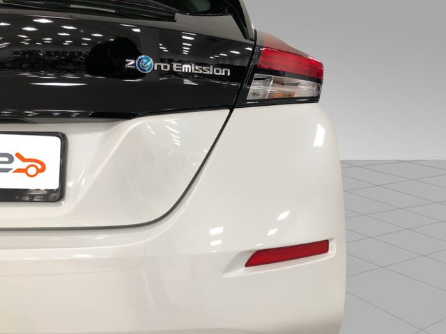 2021 NISSAN LEAF - 10