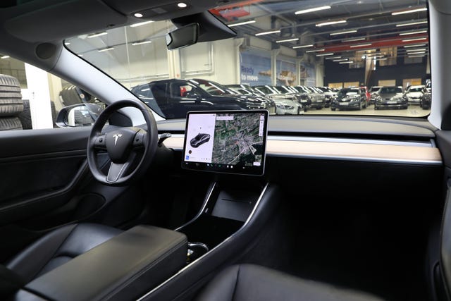 2019 TESLA MODEL 3 - 12