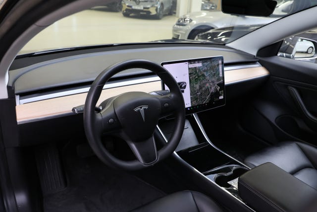 2019 TESLA MODEL 3 - 16