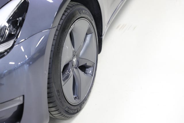 2019 TESLA MODEL 3 - 28